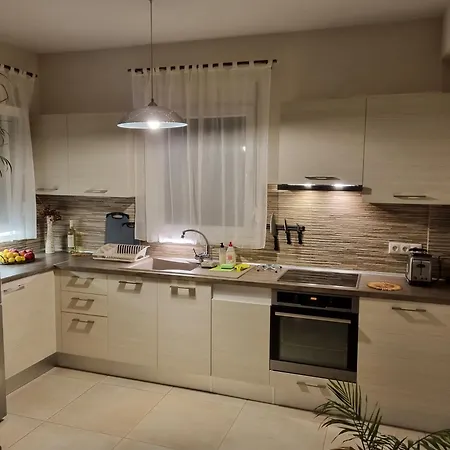 Semesterbostad Oikies *